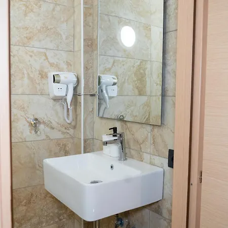 The House Quattro Punto Zero Κατάνια